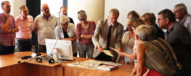 In der Staatsbibliothek Berlin zeigt Eef Overgaauw, Leiter der Handschriftenabteilung, Notizen und Zeichnungen Alexander von Humboldts